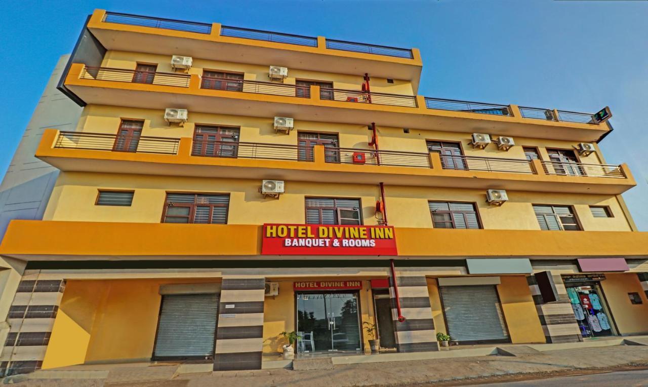 Itsy By Treebo - Divine Inn Chandigarh Exterior photo